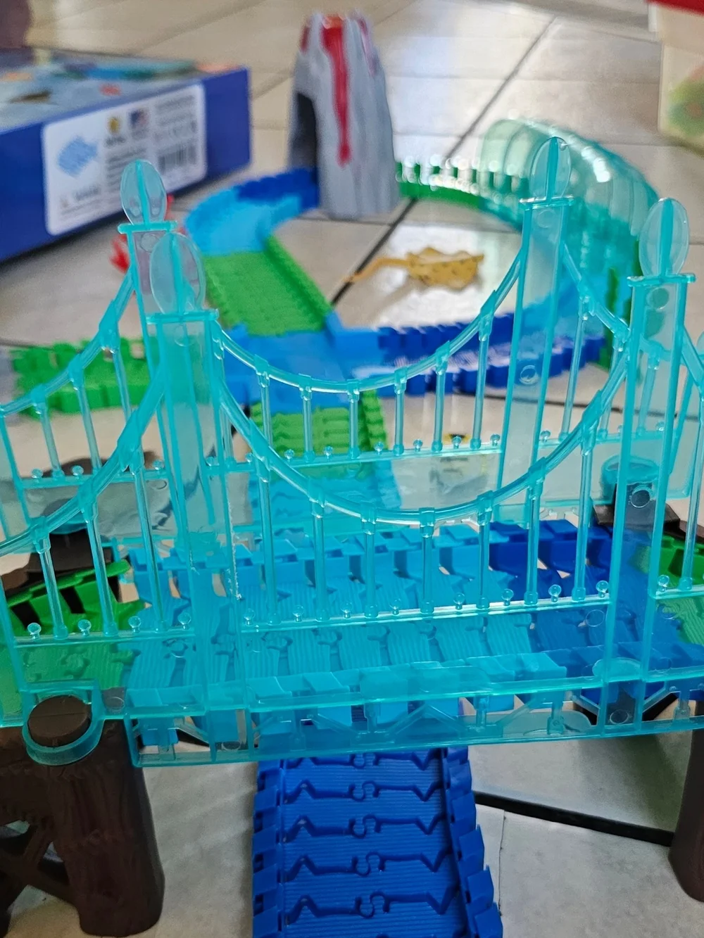 Flexible Blue & Green Race Track Glow In The Dark Playset for Kids